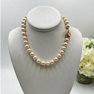 Victoria Vintage Pearl
Necklace Cameo Clasp Signed Designer Jewelry Champagne‎